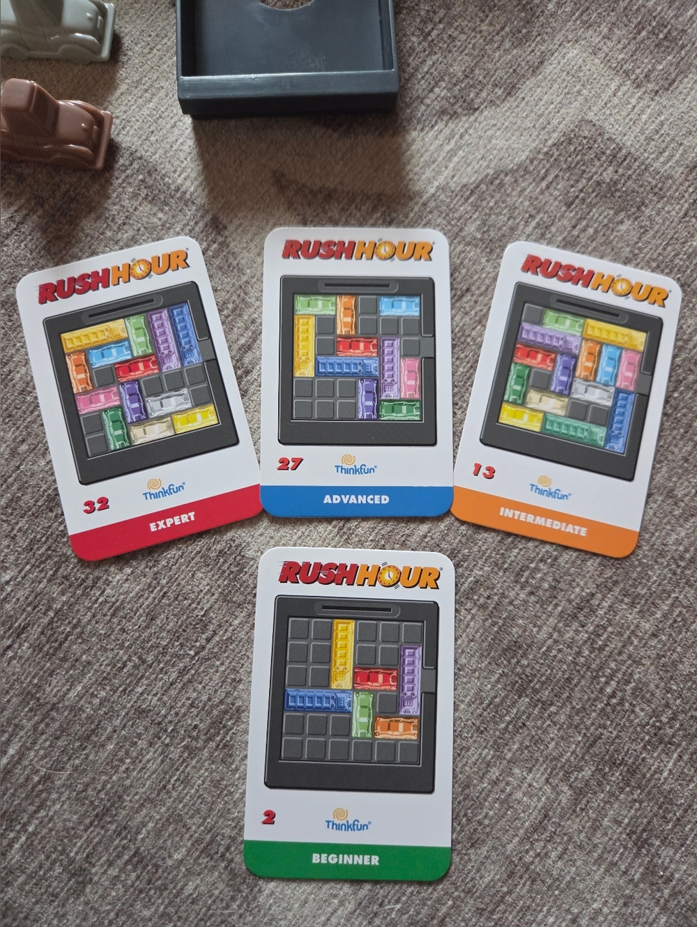 Rush Hour Traffic Jam Puzzle Game - Engaging STEM Toy for Kids Age 8 + - Picture 2 of 6